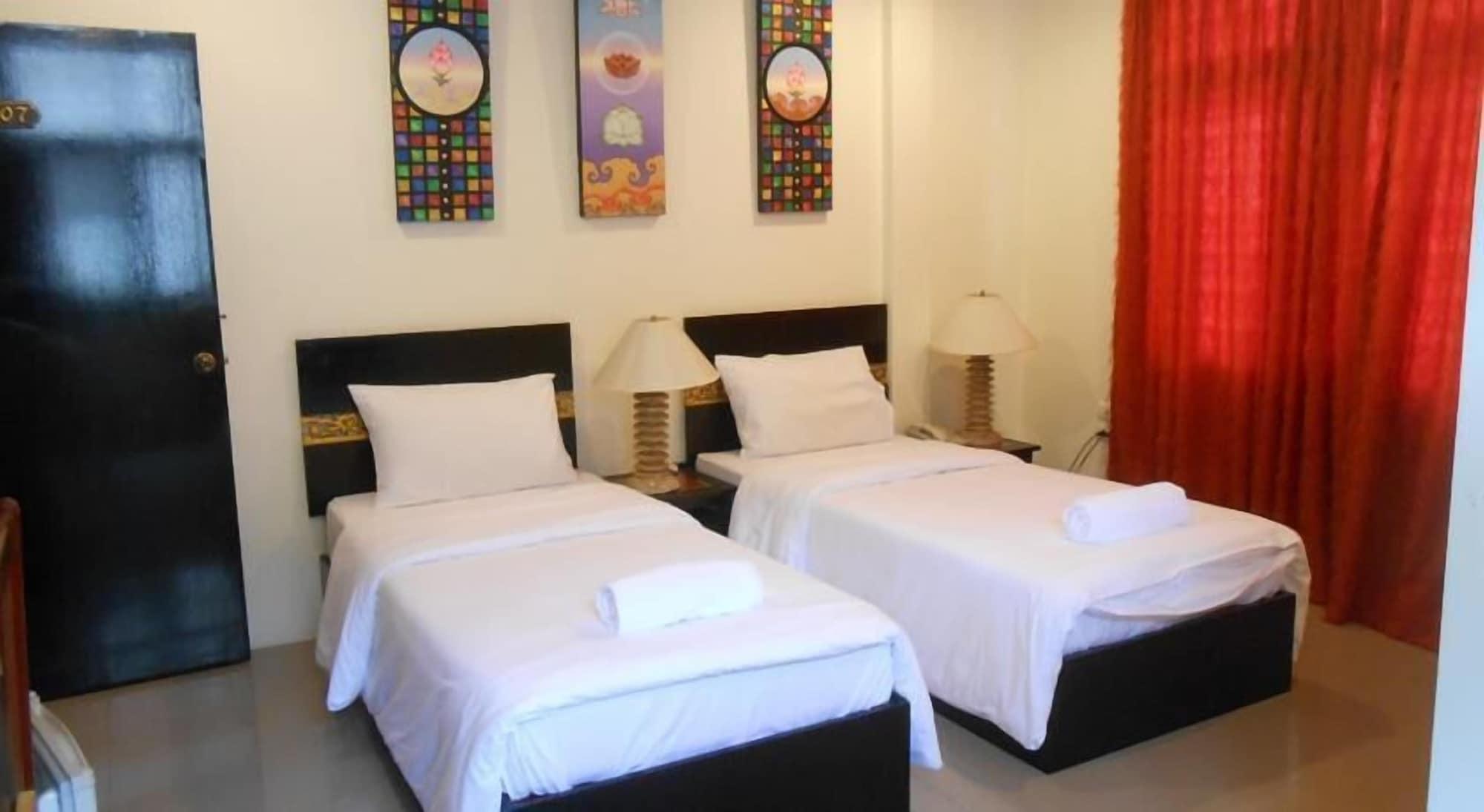 The Bang Khun Phrom Suites Bangkok Eksteriør bilde