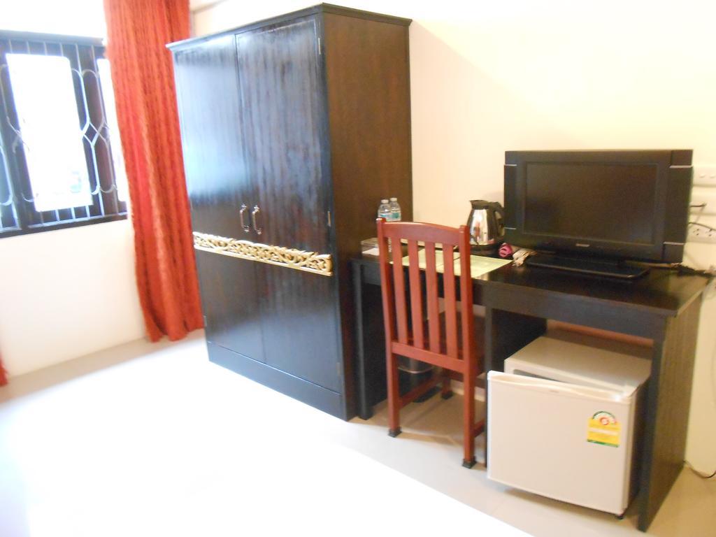 The Bang Khun Phrom Suites Bangkok Rom bilde