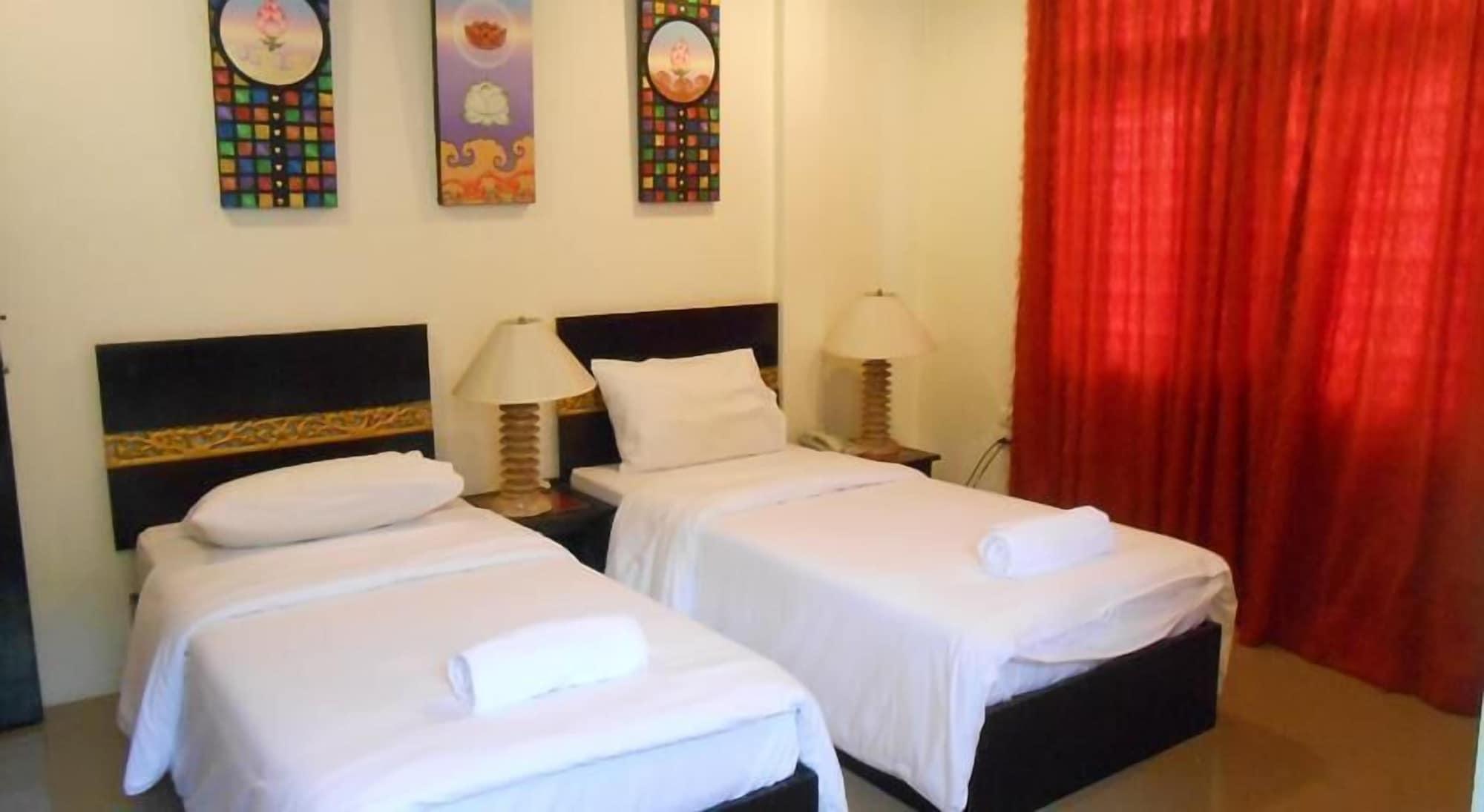 The Bang Khun Phrom Suites Bangkok Eksteriør bilde