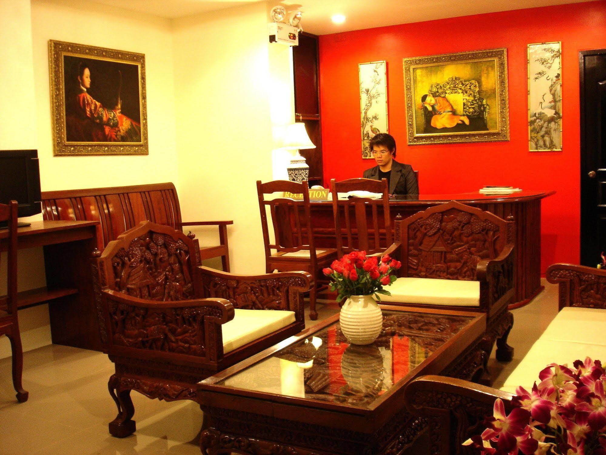 The Bang Khun Phrom Suites Bangkok Eksteriør bilde