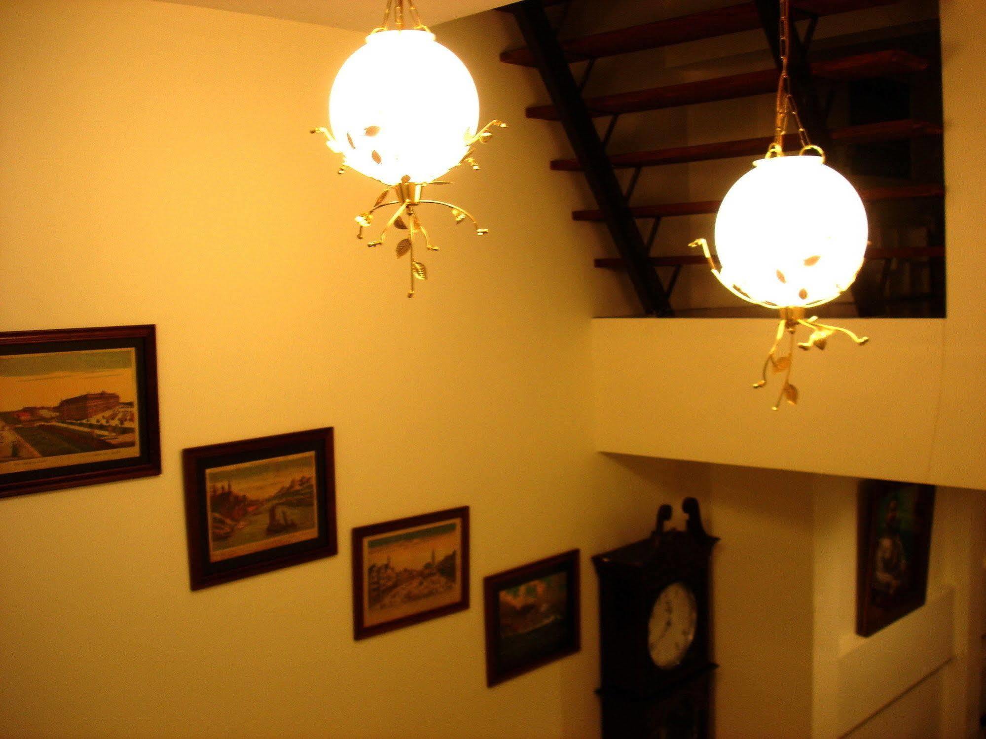 The Bang Khun Phrom Suites Bangkok Eksteriør bilde
